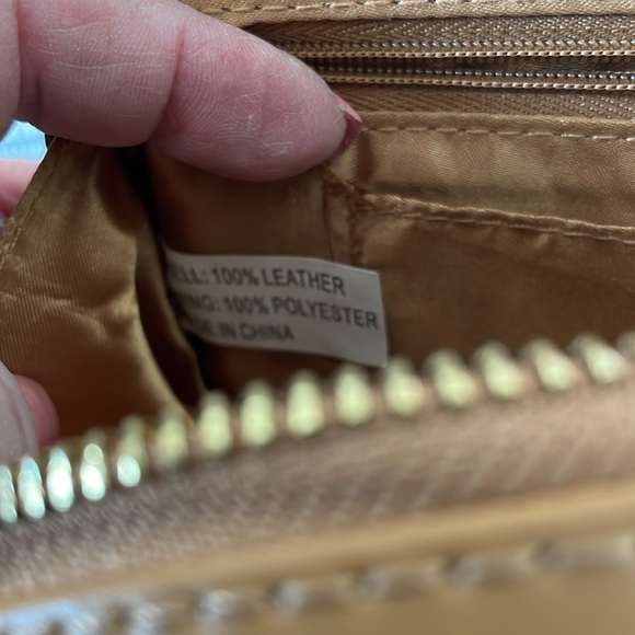 Joy & Iman Leather Crossbody Bag in Tan ! - Picture 7 of 8